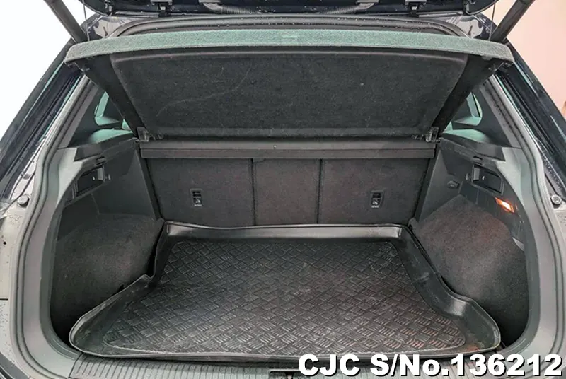 2017 Volkswagen / Tiguan Stock No. 136212