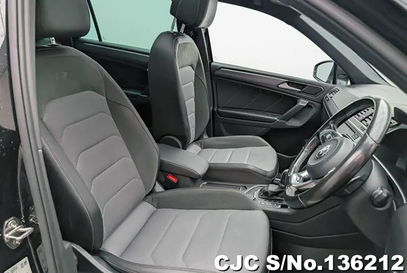 2017 Volkswagen / Tiguan Stock No. 136212