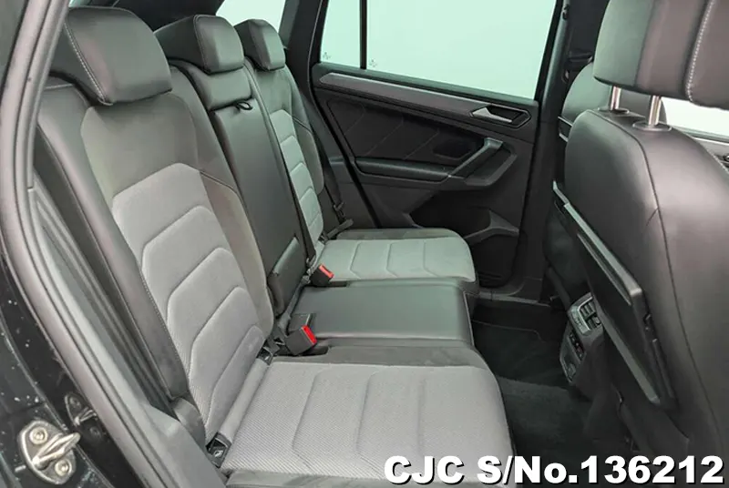 2017 Volkswagen / Tiguan Stock No. 136212