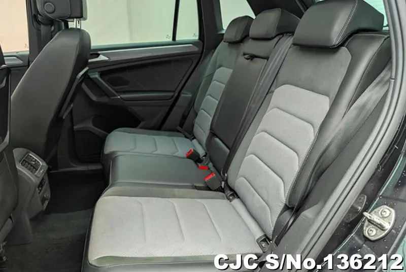 2017 Volkswagen / Tiguan Stock No. 136212