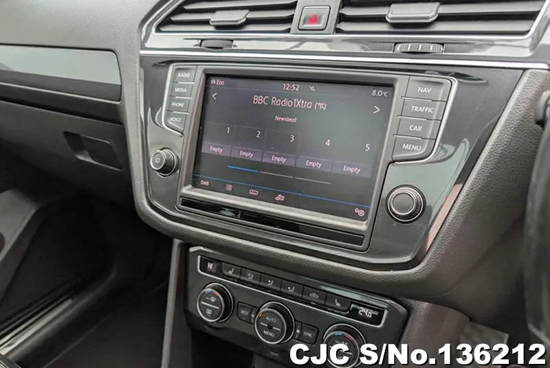2017 Volkswagen / Tiguan Stock No. 136212