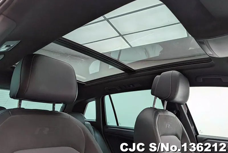 2017 Volkswagen / Tiguan Stock No. 136212
