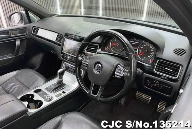 2014 Volkswagen / Touareg Stock No. 136214