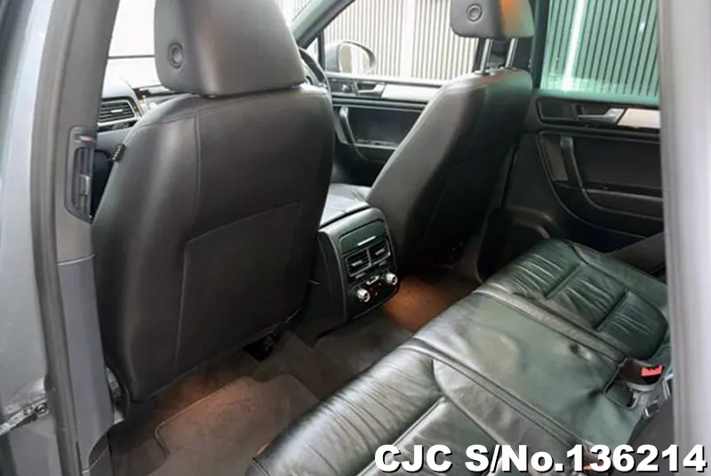 2014 Volkswagen / Touareg Stock No. 136214