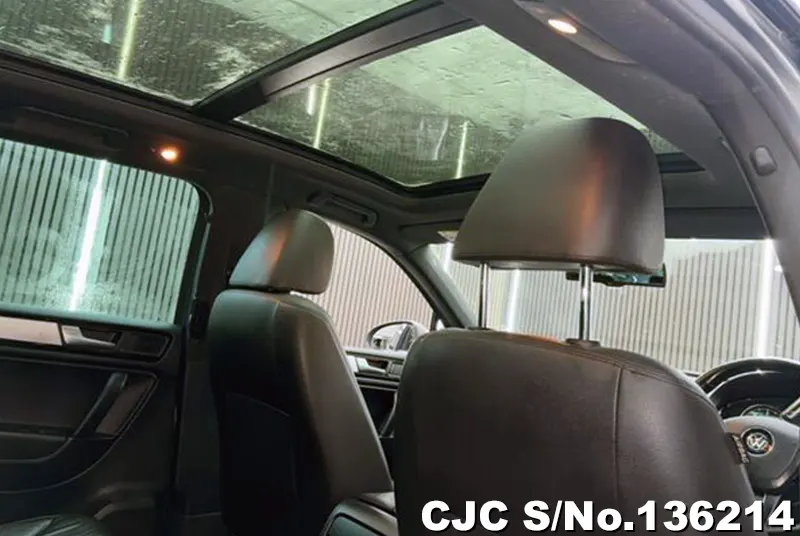 2014 Volkswagen / Touareg Stock No. 136214