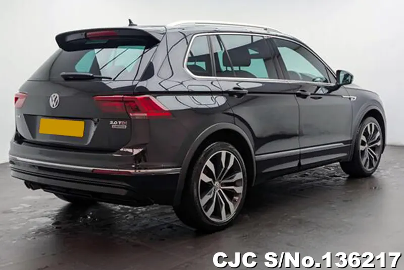 2017 Volkswagen / Tiguan Stock No. 136217