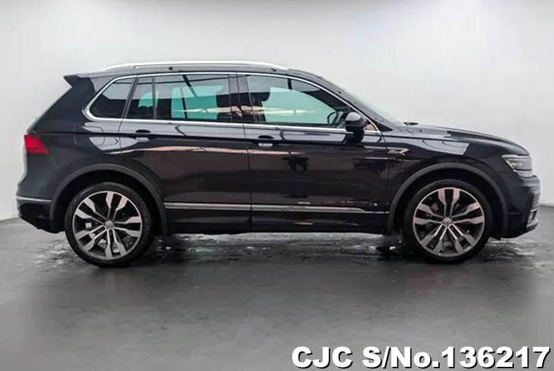 2017 Volkswagen / Tiguan Stock No. 136217
