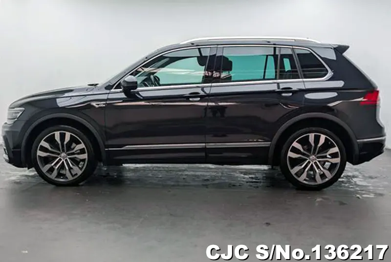2017 Volkswagen / Tiguan Stock No. 136217