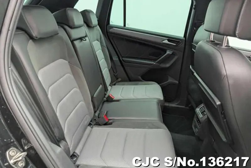 2017 Volkswagen / Tiguan Stock No. 136217