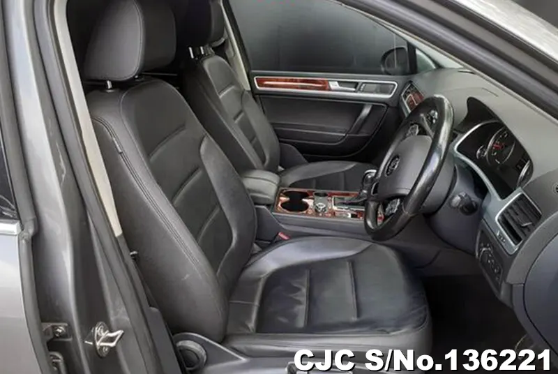 2013 Volkswagen / Touareg Stock No. 136221