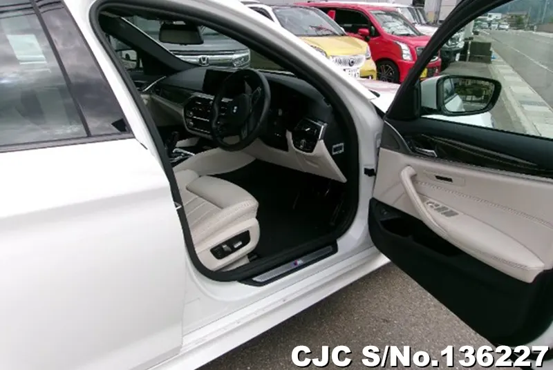 2019 BMW / 5 Series Stock No. 136227