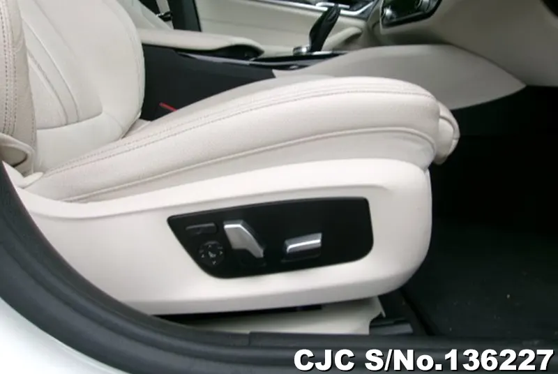 2019 BMW / 5 Series Stock No. 136227