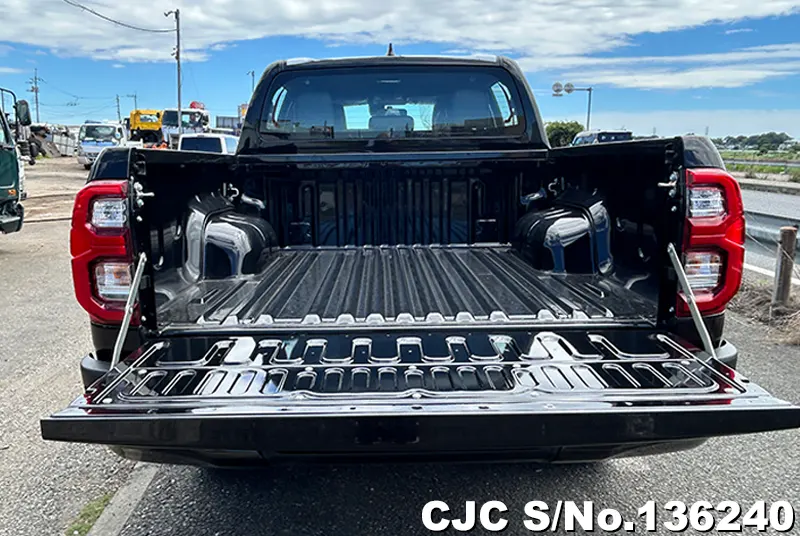 2024 Toyota / Hilux Stock No. 136240