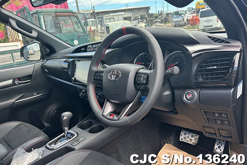 2024 Toyota / Hilux Stock No. 136240