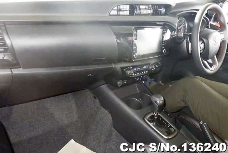 2024 Toyota / Hilux Stock No. 136240