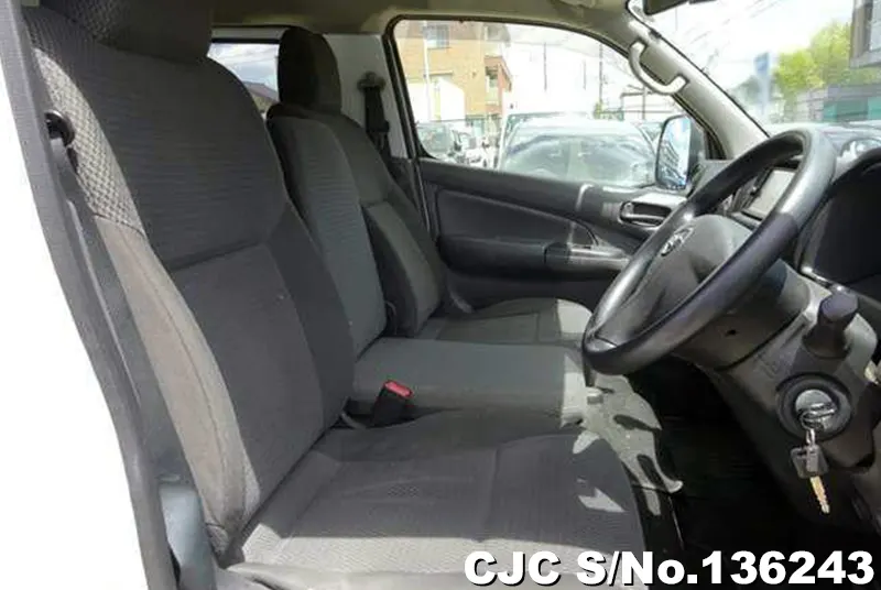 2021 Nissan / Caravan Stock No. 136243