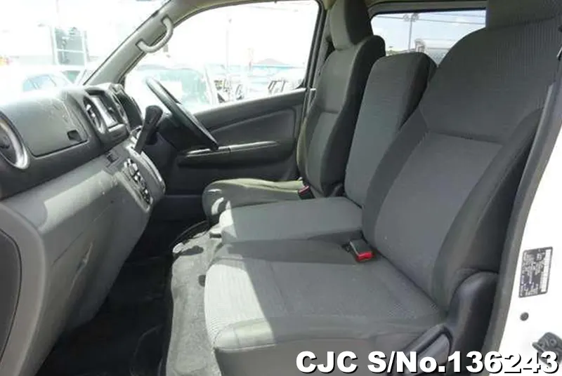 2021 Nissan / Caravan Stock No. 136243
