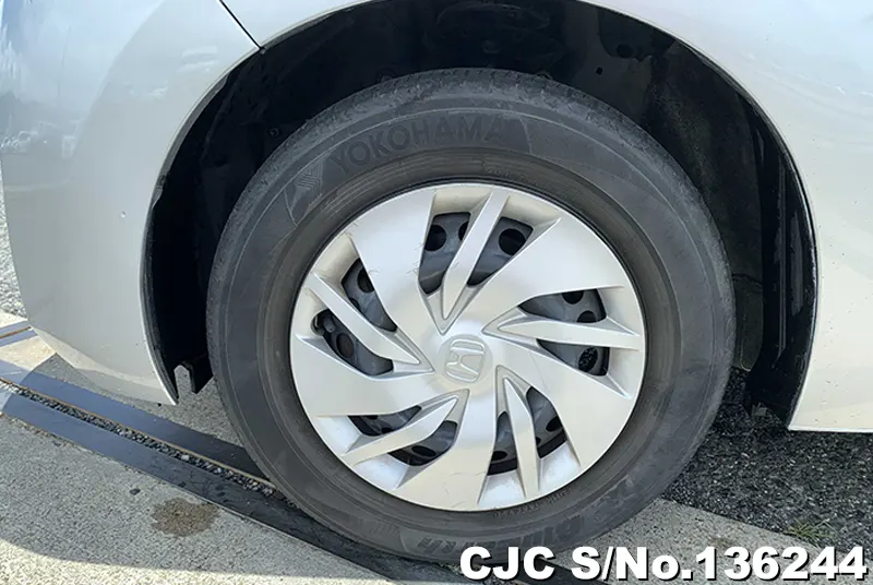 2016 Honda / Fit Stock No. 136244