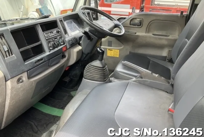 2013 Isuzu / Elf Stock No. 136245