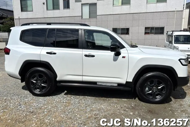 2025 Toyota / Land Cruiser Stock No. 136257
