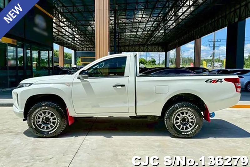 2022 Mitsubishi / Triton Stock No. 136279