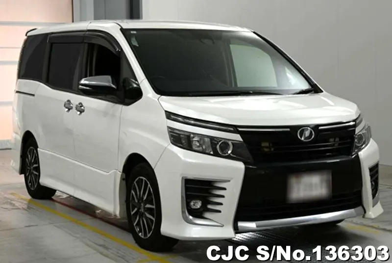 2017 Toyota / Voxy Stock No. 136303