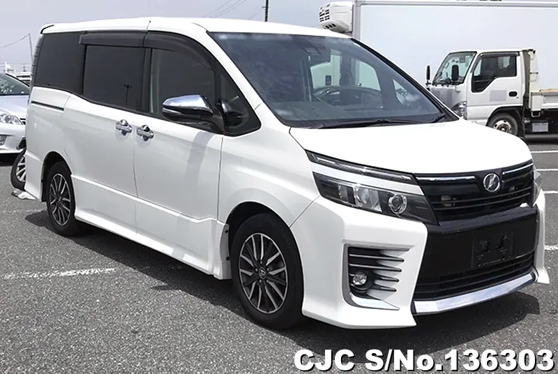 2017 Toyota / Voxy Stock No. 136303