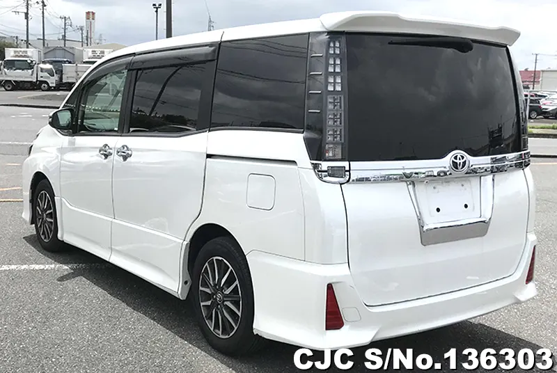 2017 Toyota / Voxy Stock No. 136303