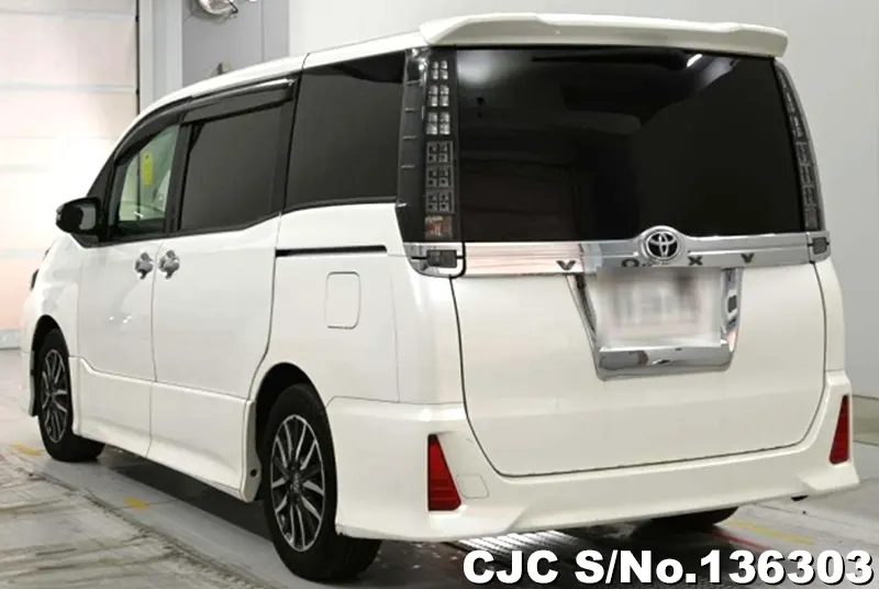 2017 Toyota / Voxy Stock No. 136303