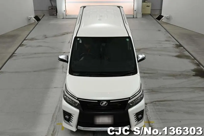 2017 Toyota / Voxy Stock No. 136303