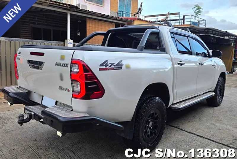 2022 Toyota / Hilux / Revo Stock No. 136308