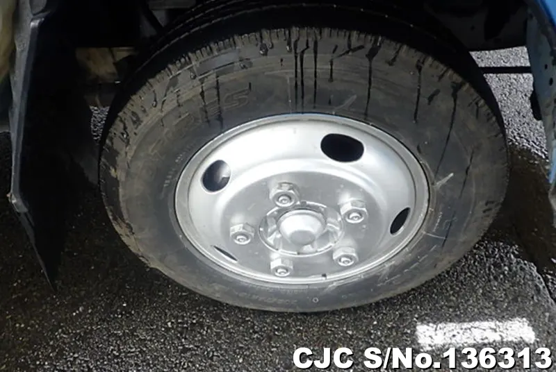 2006 Isuzu / Elf Stock No. 136313