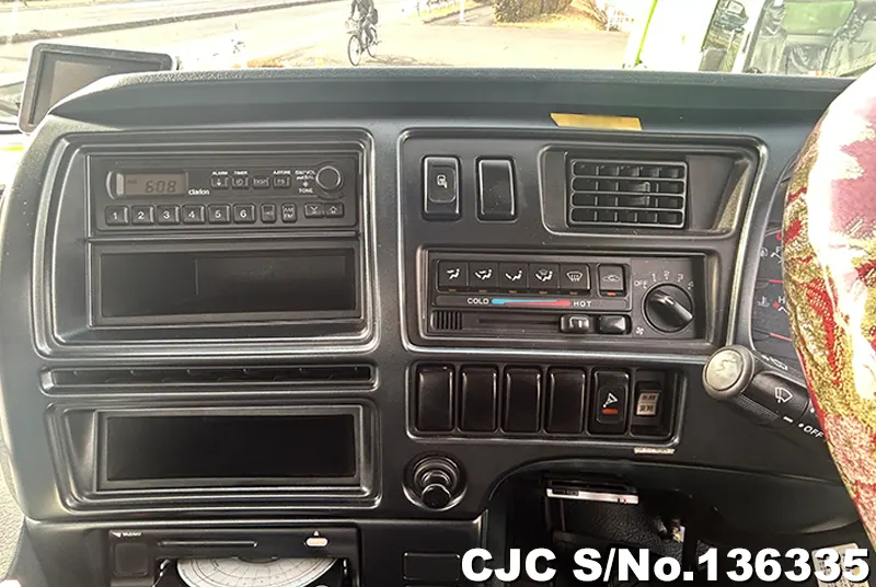 2004 Nissan / UD Stock No. 136335