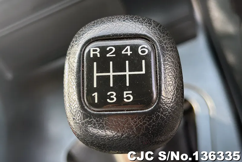 2004 Nissan / UD Stock No. 136335