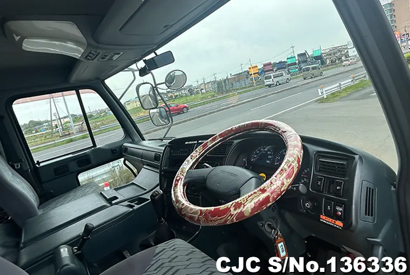 2004 Nissan / UD Stock No. 136336