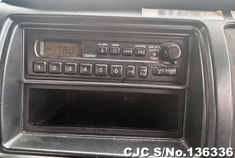 2004 Nissan / UD Stock No. 136336