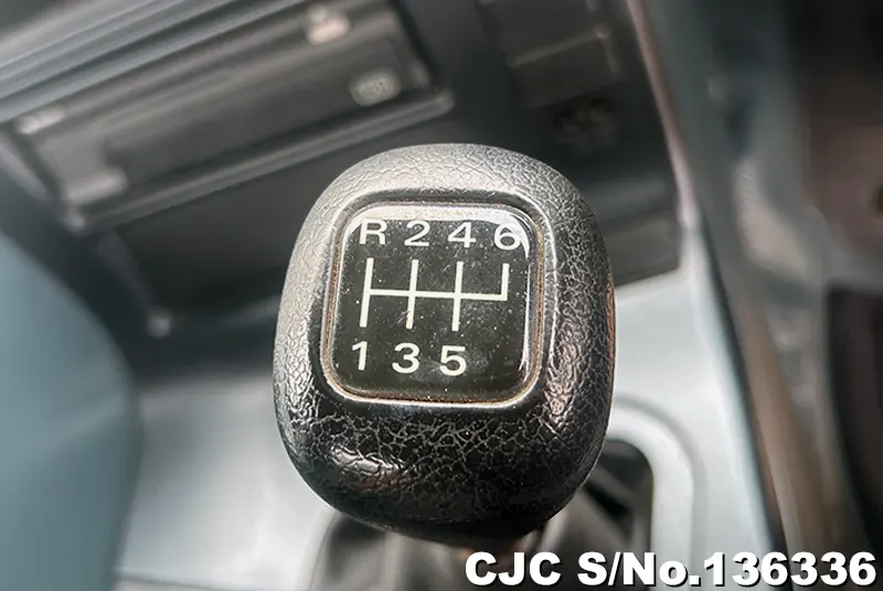 2004 Nissan / UD Stock No. 136336