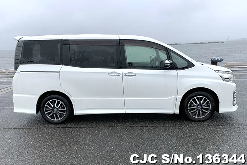 2016 Toyota / Voxy Stock No. 136344