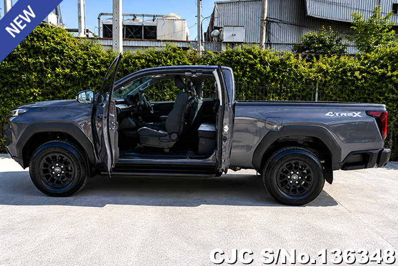 Toyota Hilux in Ash for Sale Image 9