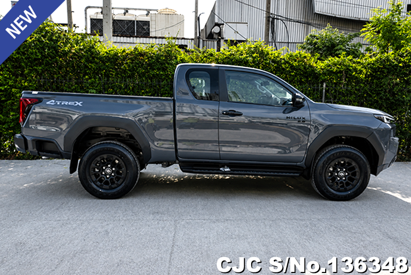 Toyota Hilux in Ash for Sale Image 6