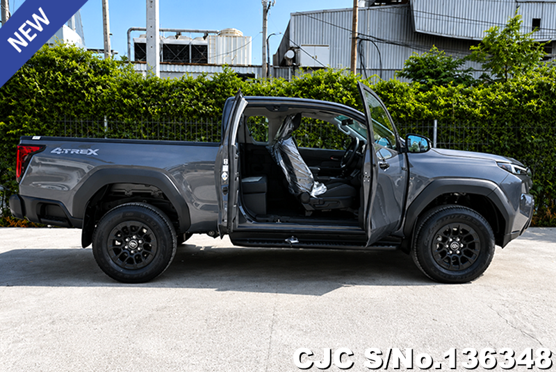 Toyota Hilux in Ash for Sale Image 8