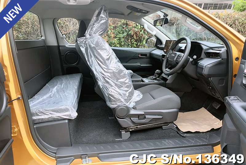 Toyota Hilux in Sulfer Metallic for Sale Image 11