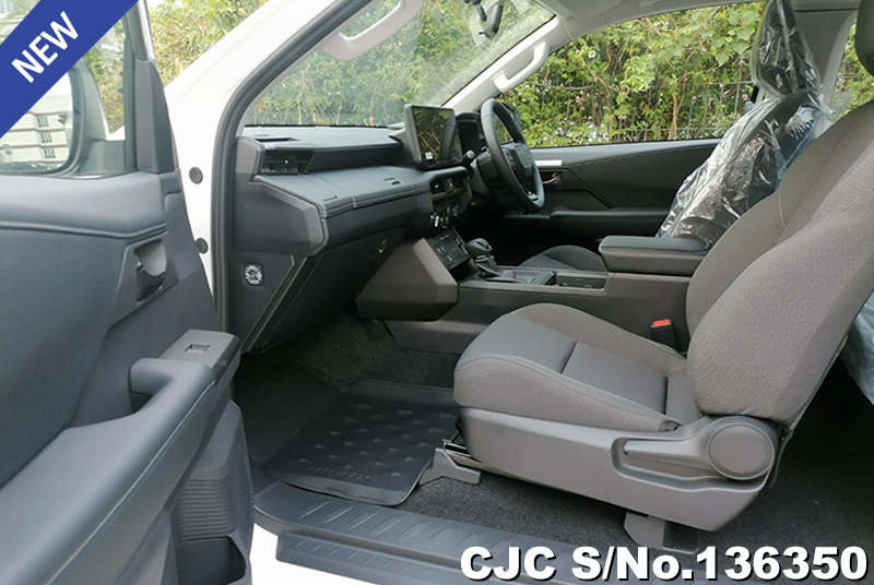 2026 Toyota / Hilux / Travo Stock No. 136350
