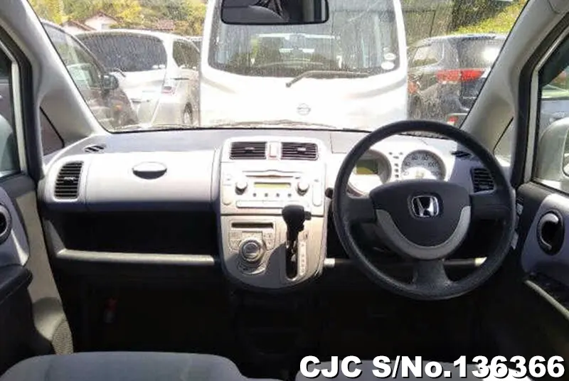 2004 Honda / Life Stock No. 136366