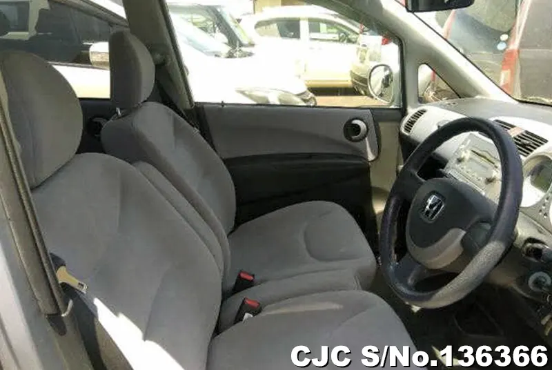 2004 Honda / Life Stock No. 136366