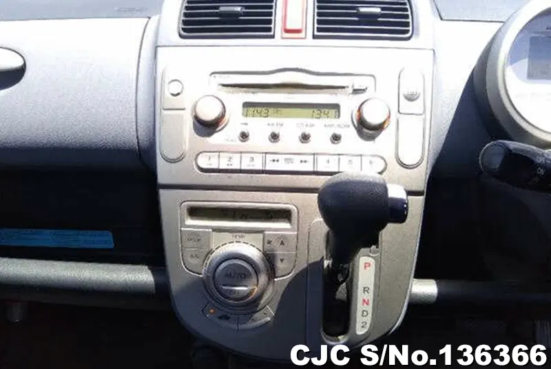 2004 Honda / Life Stock No. 136366