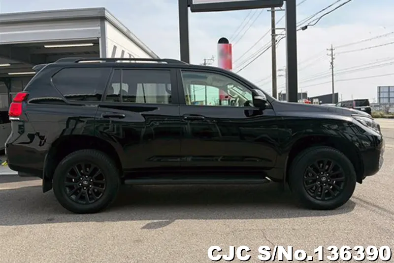 2024 Toyota / Land Cruiser Prado Stock No. 136390