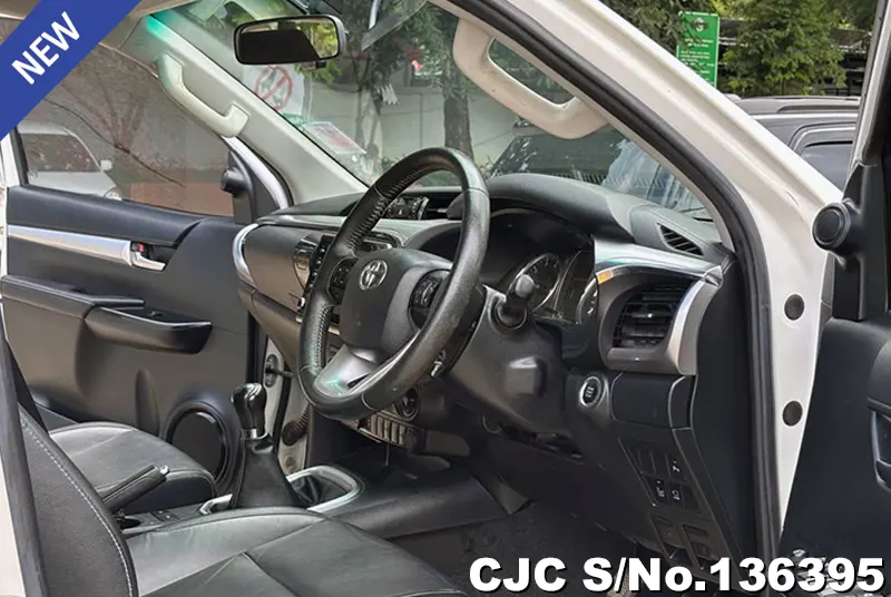 2020 Toyota / Hilux / Revo Stock No. 136395