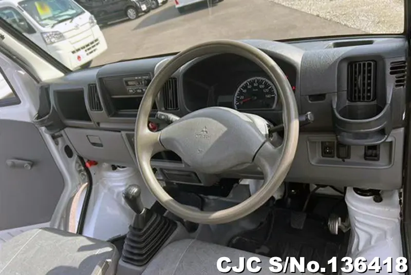 2010 Mitsubishi / Minicab Stock No. 136418