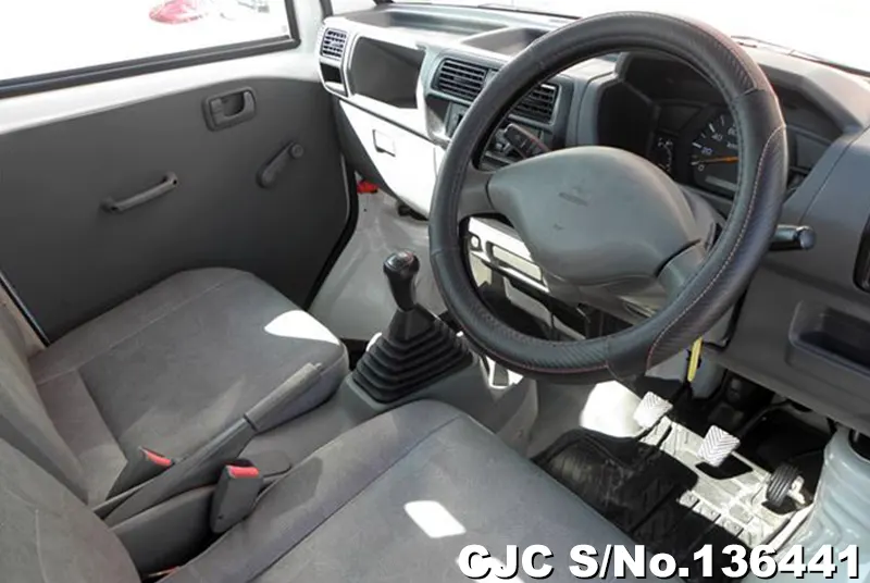 2005 Mitsubishi / Minicab Stock No. 136441